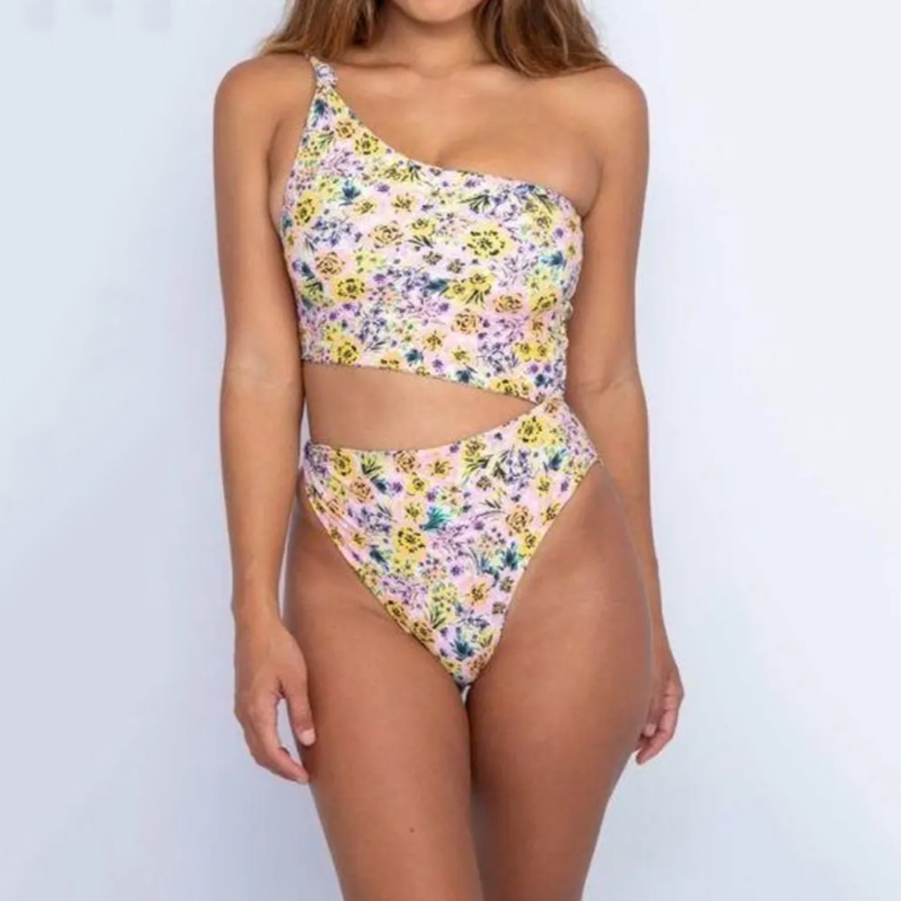 Skatie Nicole one piece in Florence print - size M